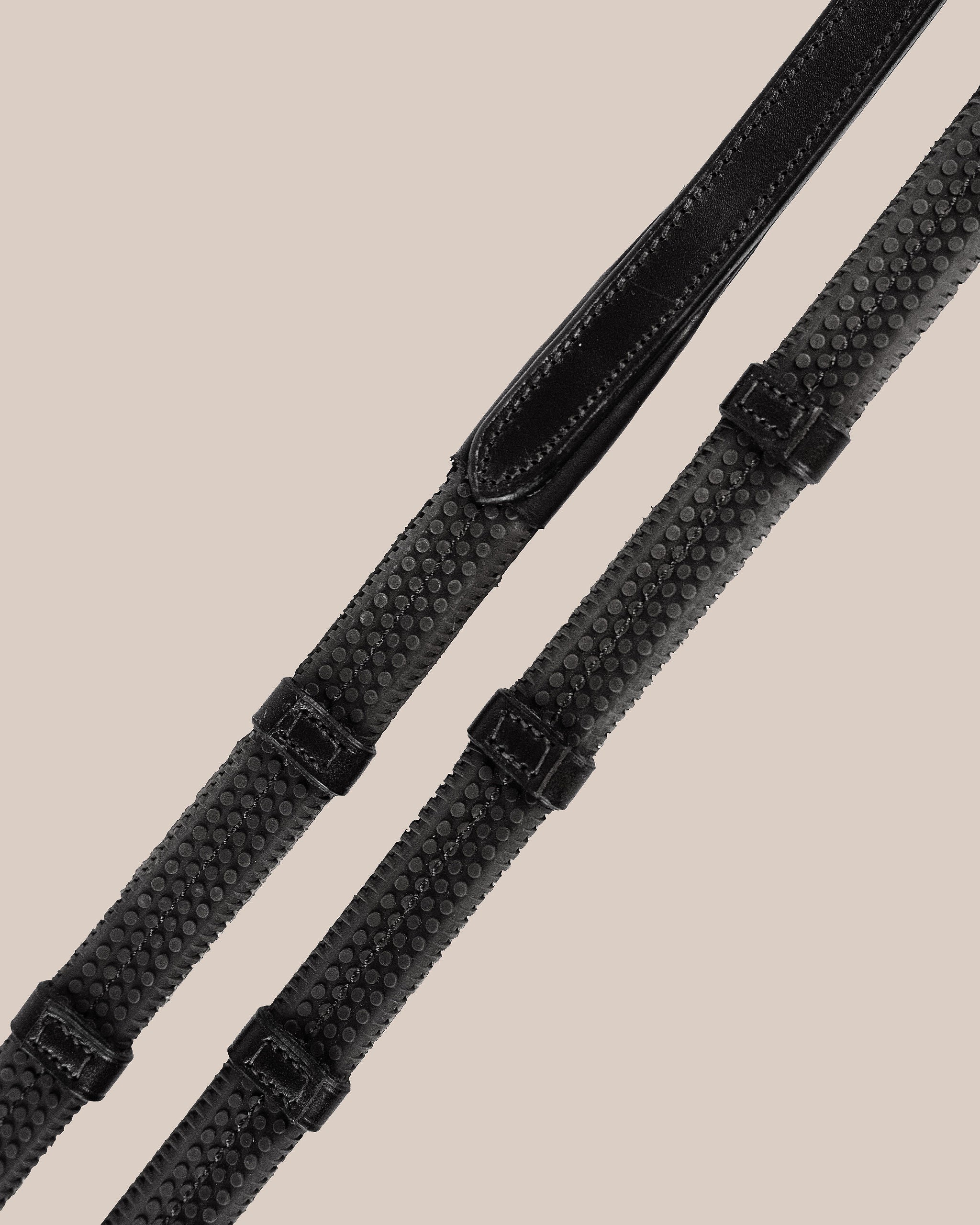 Rubber Reins with Stops (Black) | No. 34