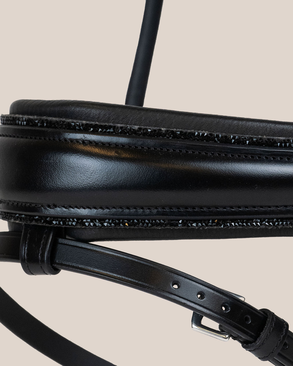Round-Stitched Dressage Noseband – Matte with Crystals (Black) | No. 100